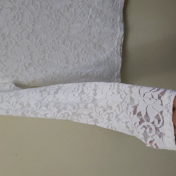 SHEIN Lace Long sleeve top - Picture 4 of 6